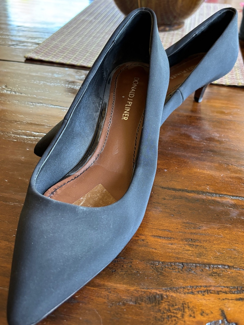 Donald J. Pliner Black Pointed Toe Kitten Heels